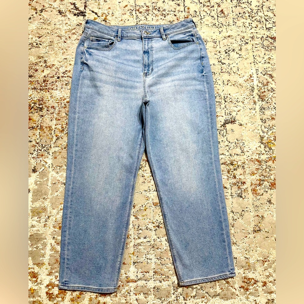 AMERICAN EAGLE mom straight jeans size 16 high rise short ankle